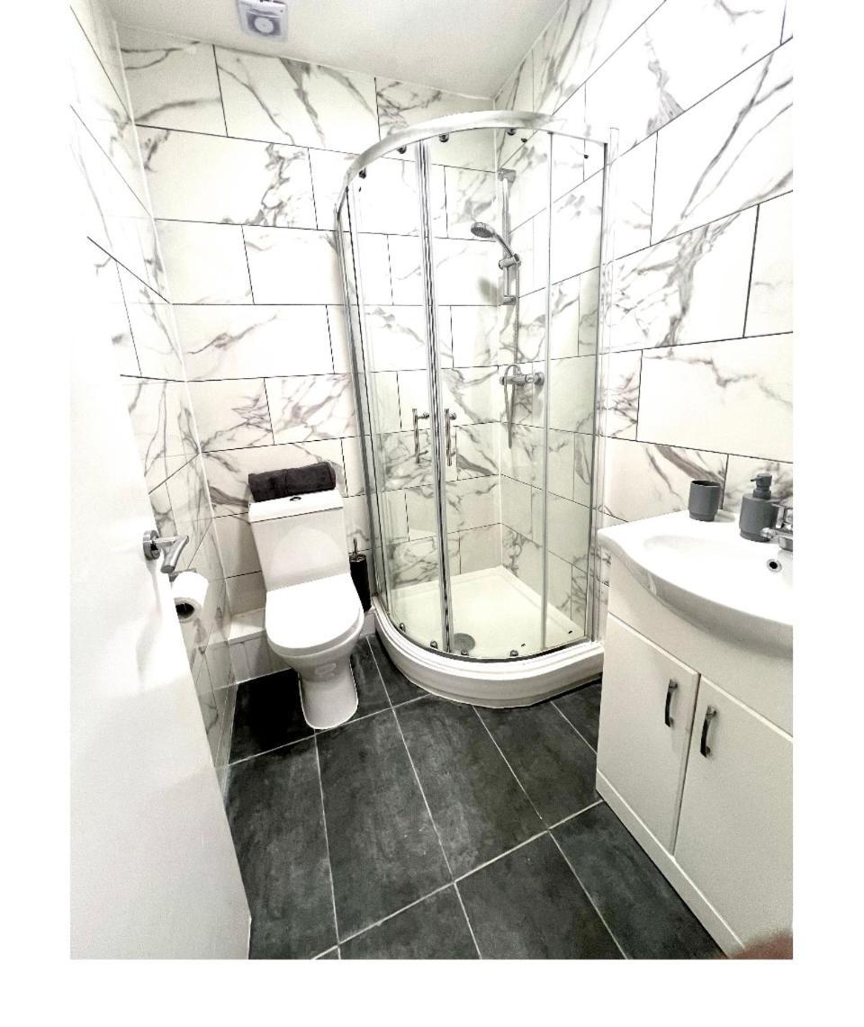 Central Locations 1 Bed Apartments Sleeps 4 Londen Buitenkant foto